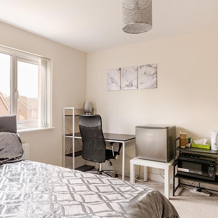 Large Double Room & Private Ensuite Bathroom, Badbury Park, Swindon, Near Great Western Hospital Dış mekan fotoğraf