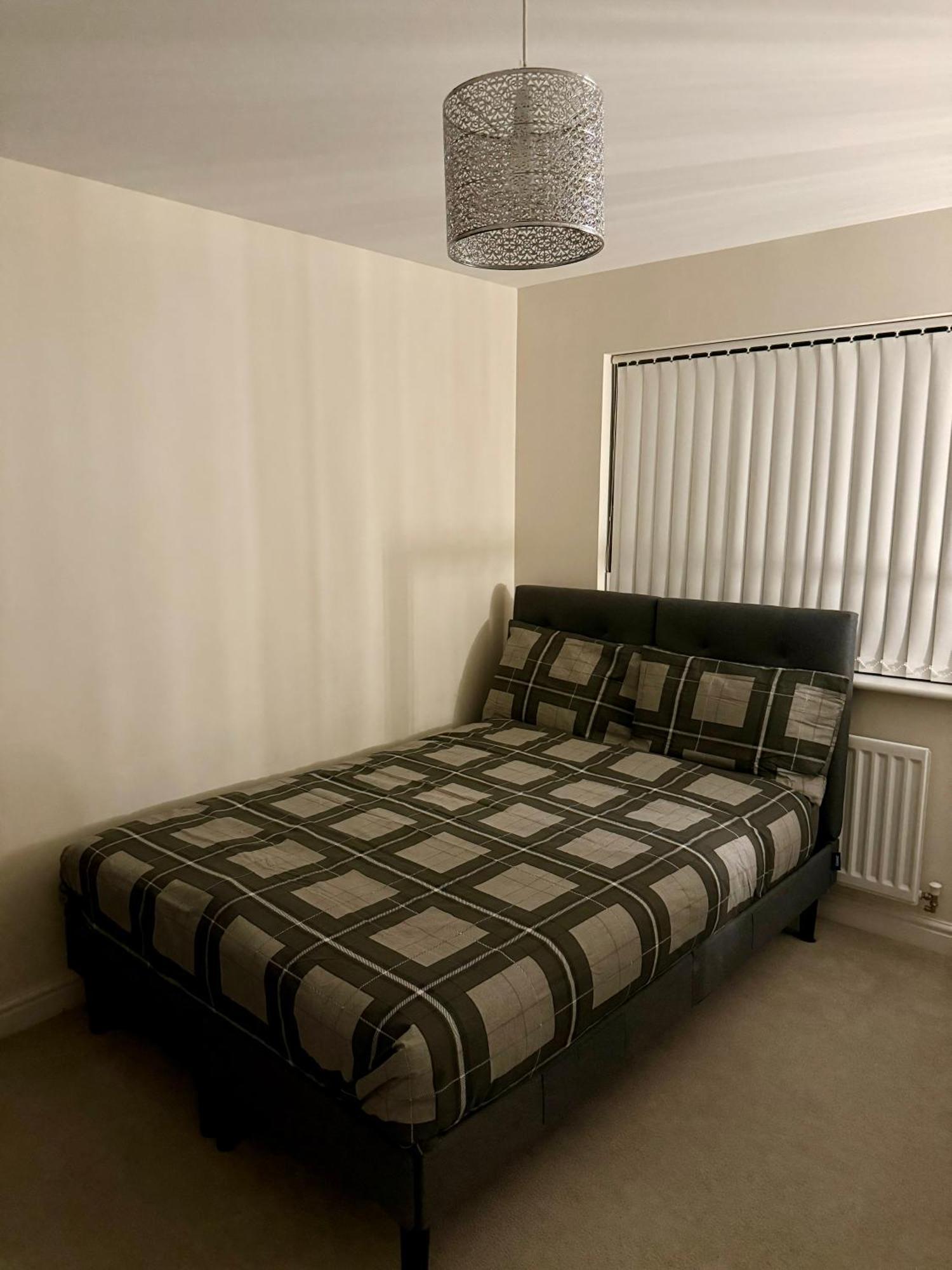 Large Double Room & Private Ensuite Bathroom, Badbury Park, Swindon, Near Great Western Hospital Dış mekan fotoğraf